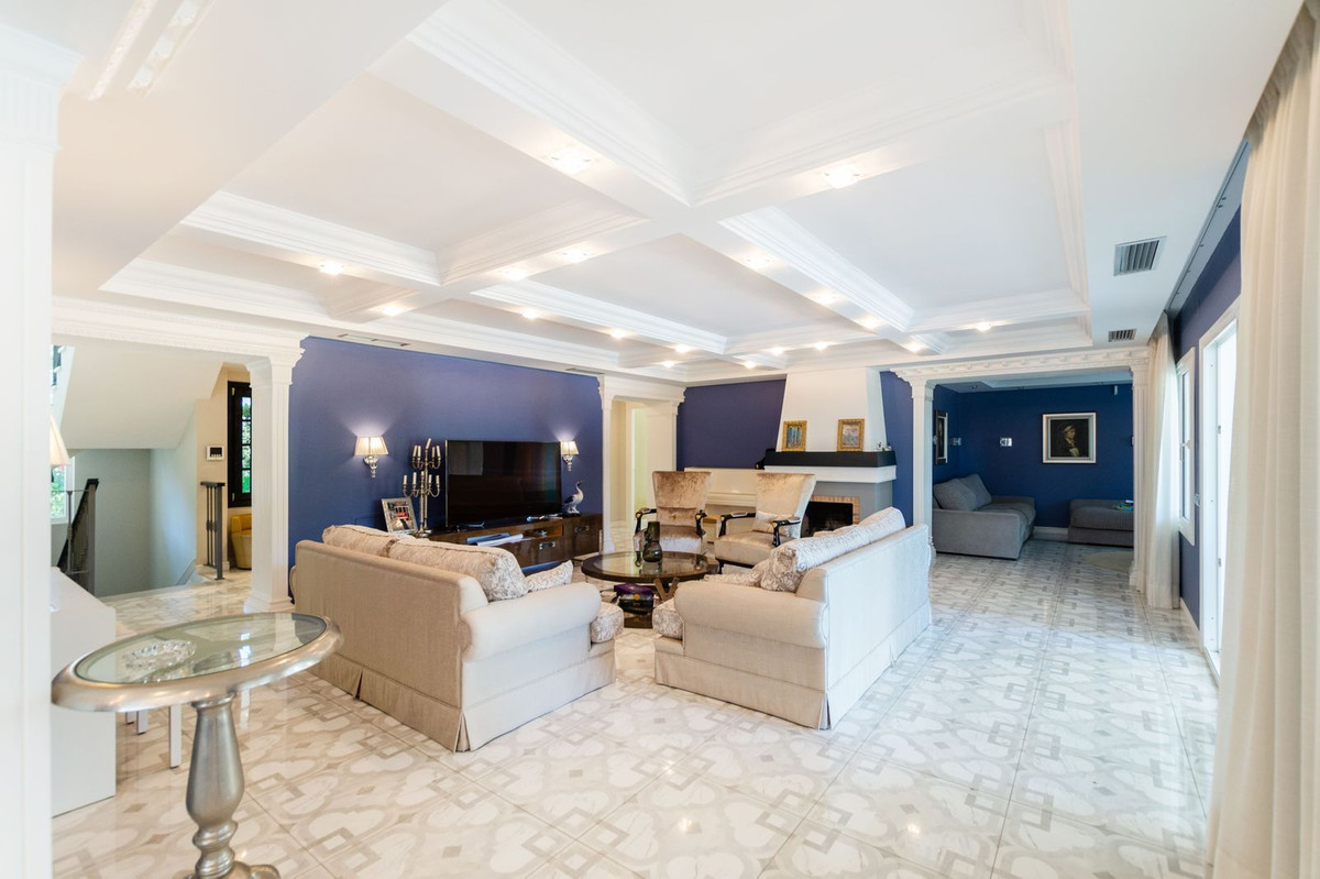6 Bed Townhouse for sale in Hacienda Las Chapas Costa Del Sol, Málaga, Spain