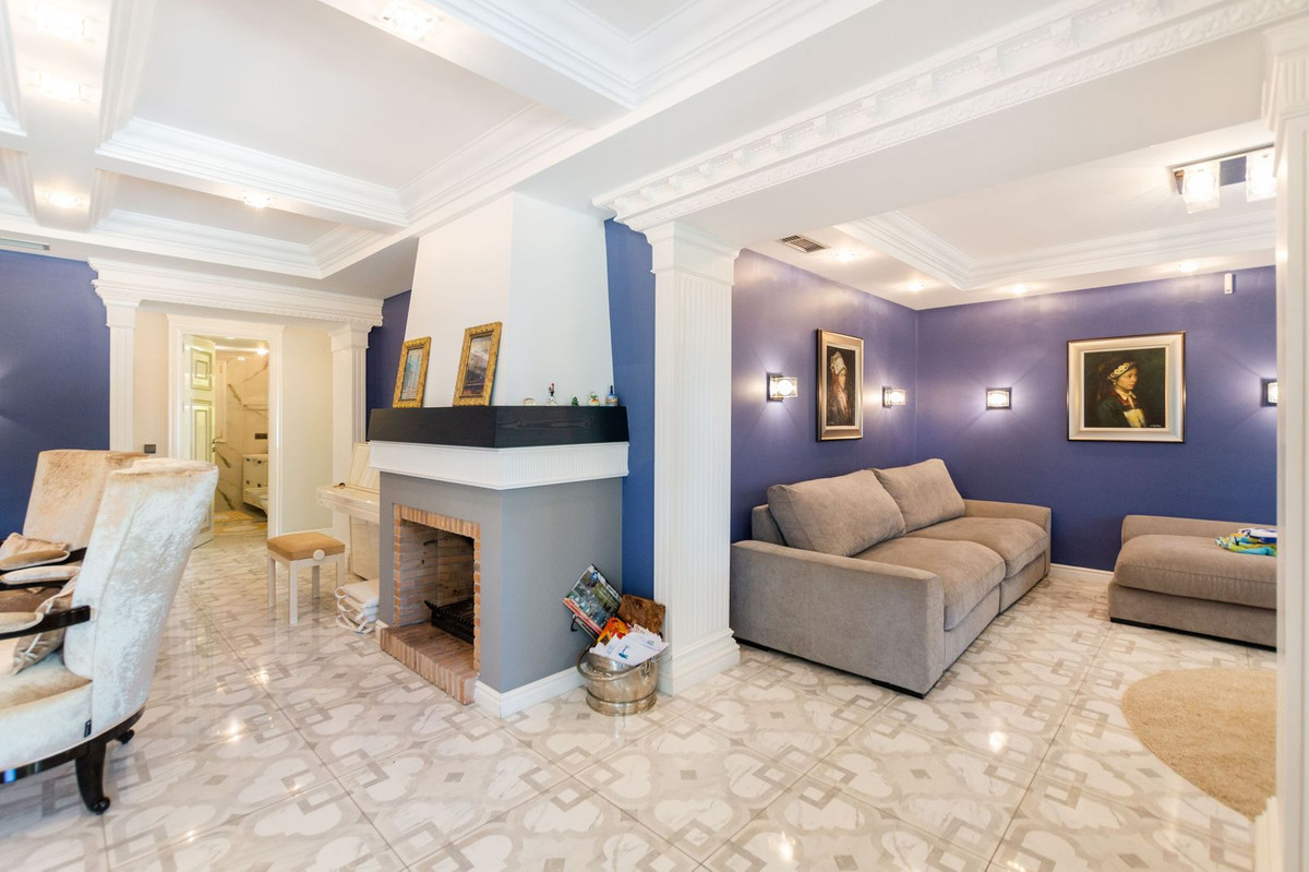 6 Bed Townhouse for sale in Hacienda Las Chapas Costa Del Sol, Málaga, Spain