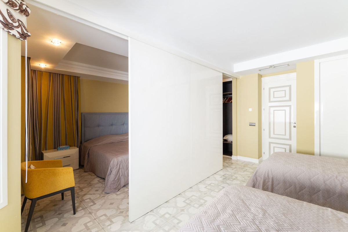 6 Bed Townhouse for sale in Hacienda Las Chapas Costa Del Sol, Málaga, Spain