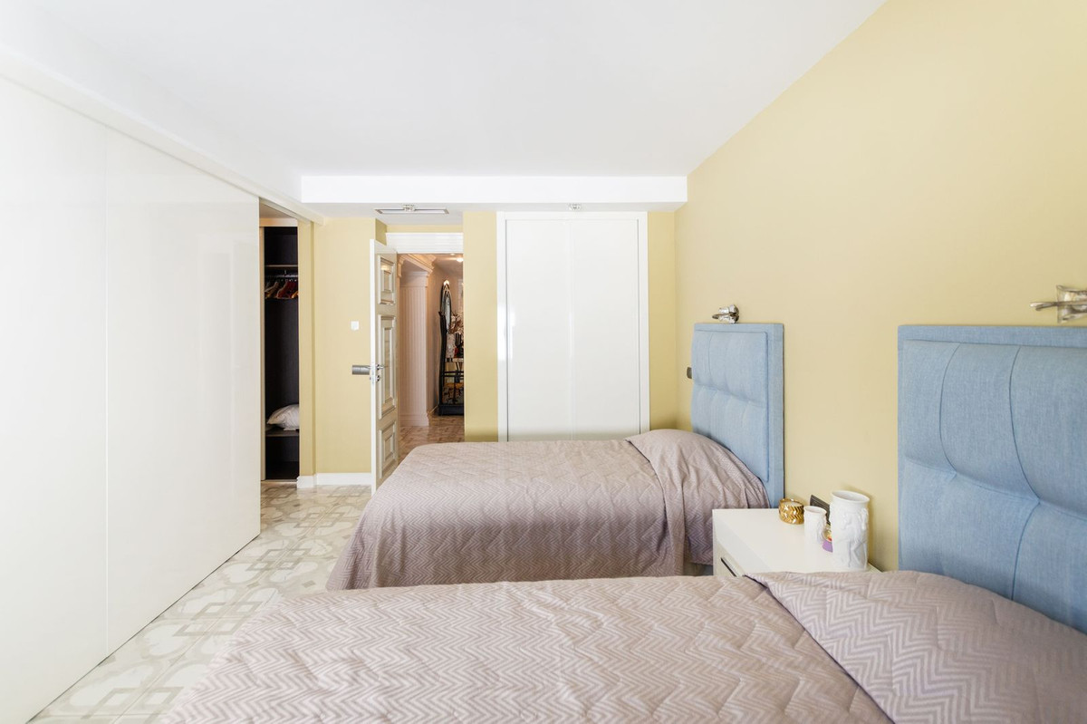 6 Bed Townhouse for sale in Hacienda Las Chapas Costa Del Sol, Málaga, Spain