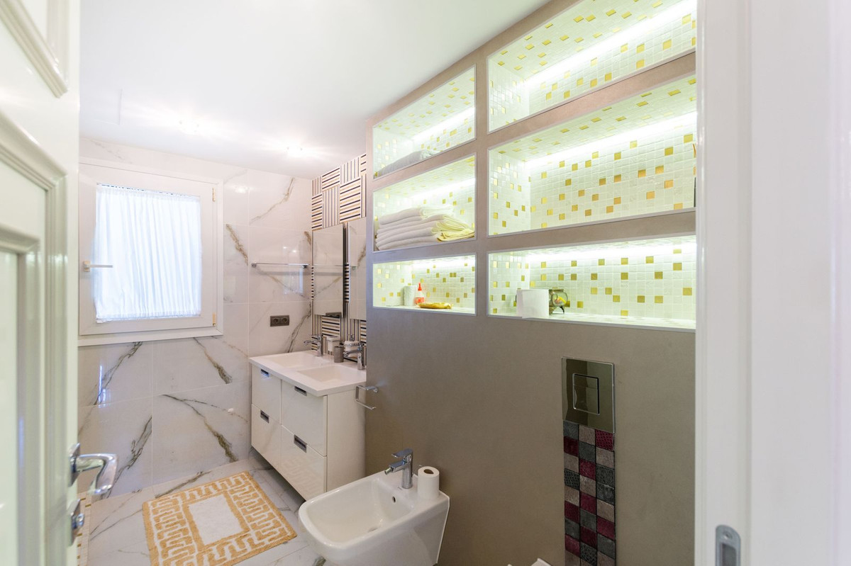 6 Bed Townhouse for sale in Hacienda Las Chapas Costa Del Sol, Málaga, Spain