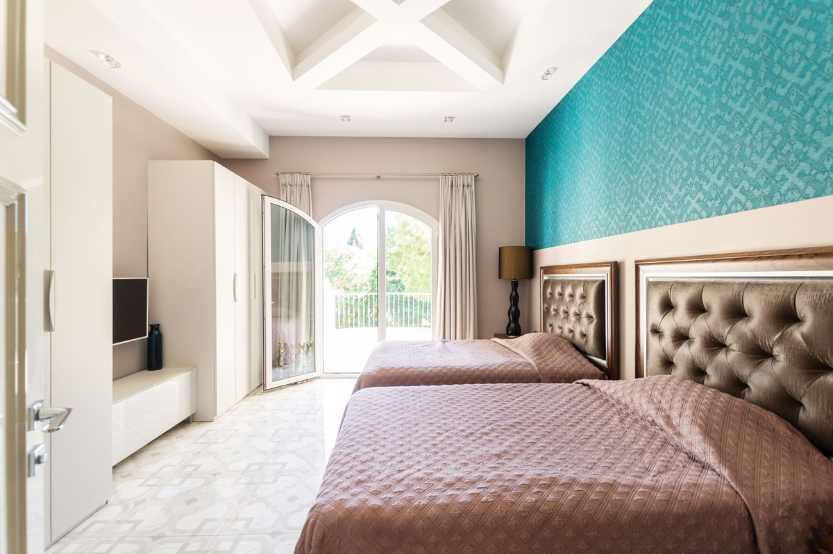6 Bed Townhouse for sale in Hacienda Las Chapas Costa Del Sol, Málaga, Spain