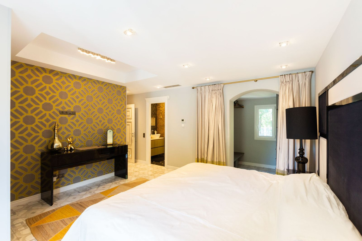 6 Bed Townhouse for sale in Hacienda Las Chapas Costa Del Sol, Málaga, Spain