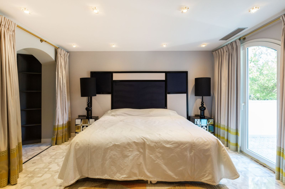 6 Bed Townhouse for sale in Hacienda Las Chapas Costa Del Sol, Málaga, Spain
