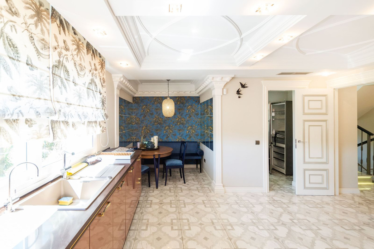 6 Bed Townhouse for sale in Hacienda Las Chapas Costa Del Sol, Málaga, Spain