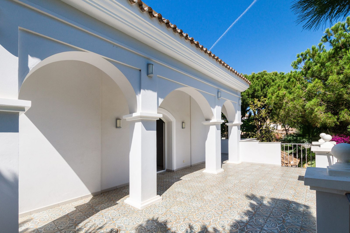 6 Bed Townhouse for sale in Hacienda Las Chapas Costa Del Sol, Málaga, Spain