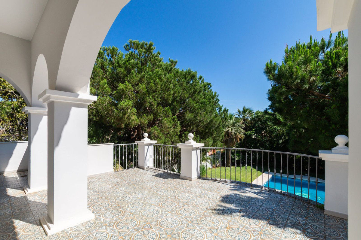 6 Bed Townhouse for sale in Hacienda Las Chapas Costa Del Sol, Málaga, Spain