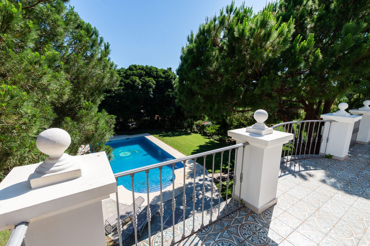 6 Bed Townhouse for sale in Hacienda Las Chapas Costa Del Sol, Málaga, Spain