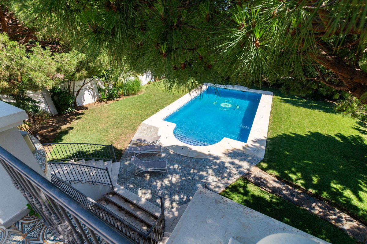 6 Bed Townhouse for sale in Hacienda Las Chapas Costa Del Sol, Málaga, Spain