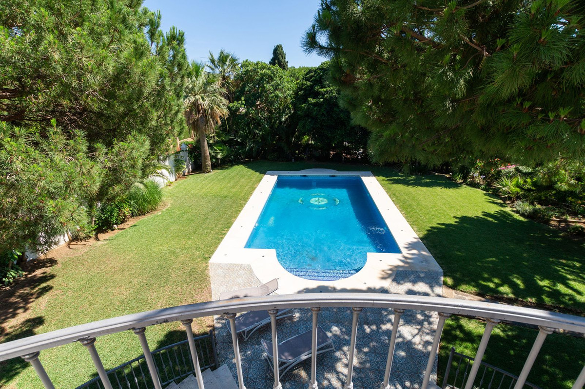 6 Bed Townhouse for sale in Hacienda Las Chapas Costa Del Sol, Málaga, Spain
