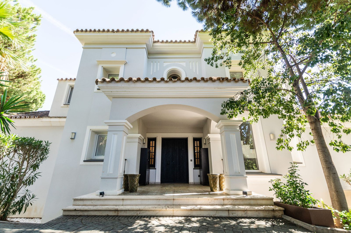 6 Bed Townhouse for sale in Hacienda Las Chapas Costa Del Sol, Málaga, Spain