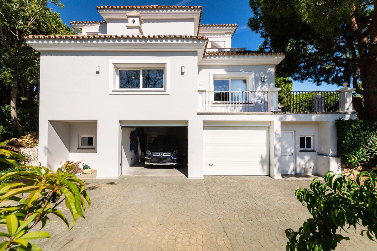 6 Bed Townhouse for sale in Hacienda Las Chapas Costa Del Sol, Málaga, Spain