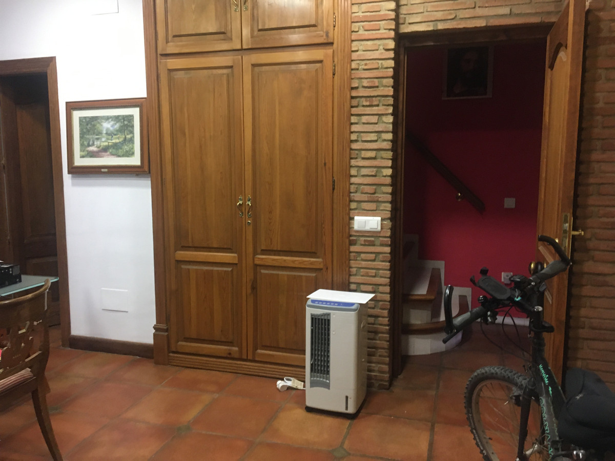 Se vende Local comercial de 2 dormitorios en Costa Del Sol, Málaga, España