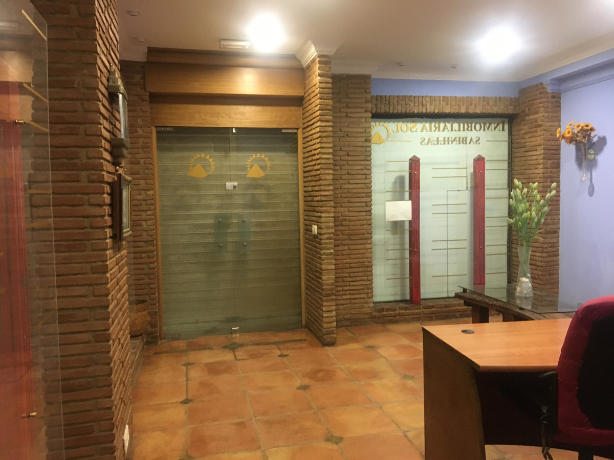 Se vende Local comercial de 2 dormitorios en Costa Del Sol, Málaga, España