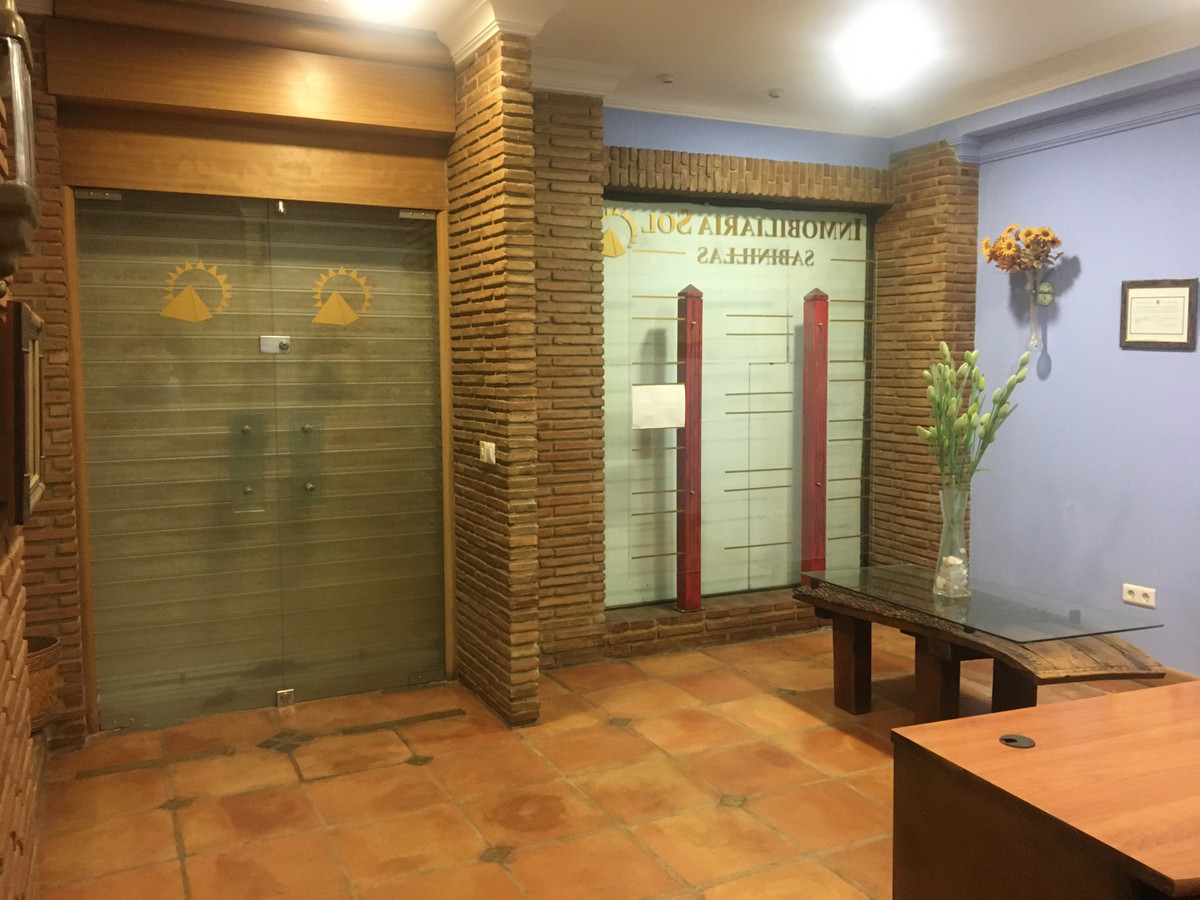Se vende Local comercial de 2 dormitorios en Costa Del Sol, Málaga, España