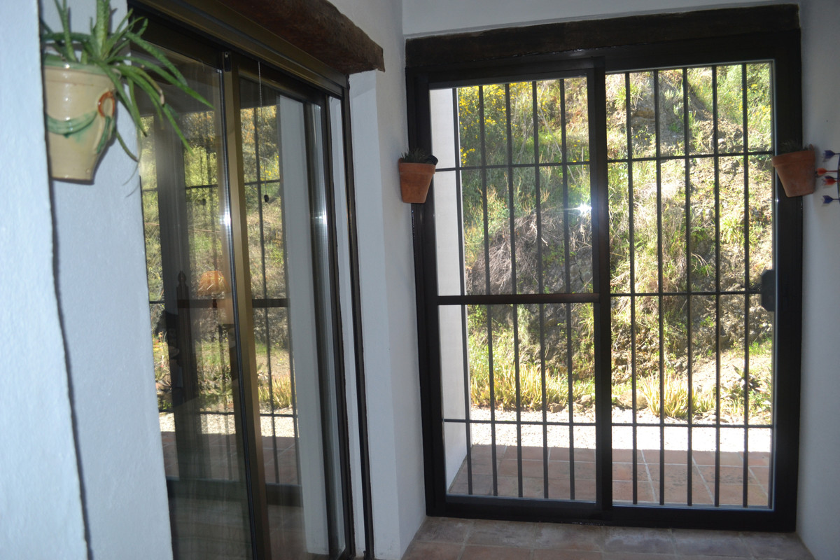 5 Bed Townhouse for sale in Coín Costa Del Sol, Málaga, Spain