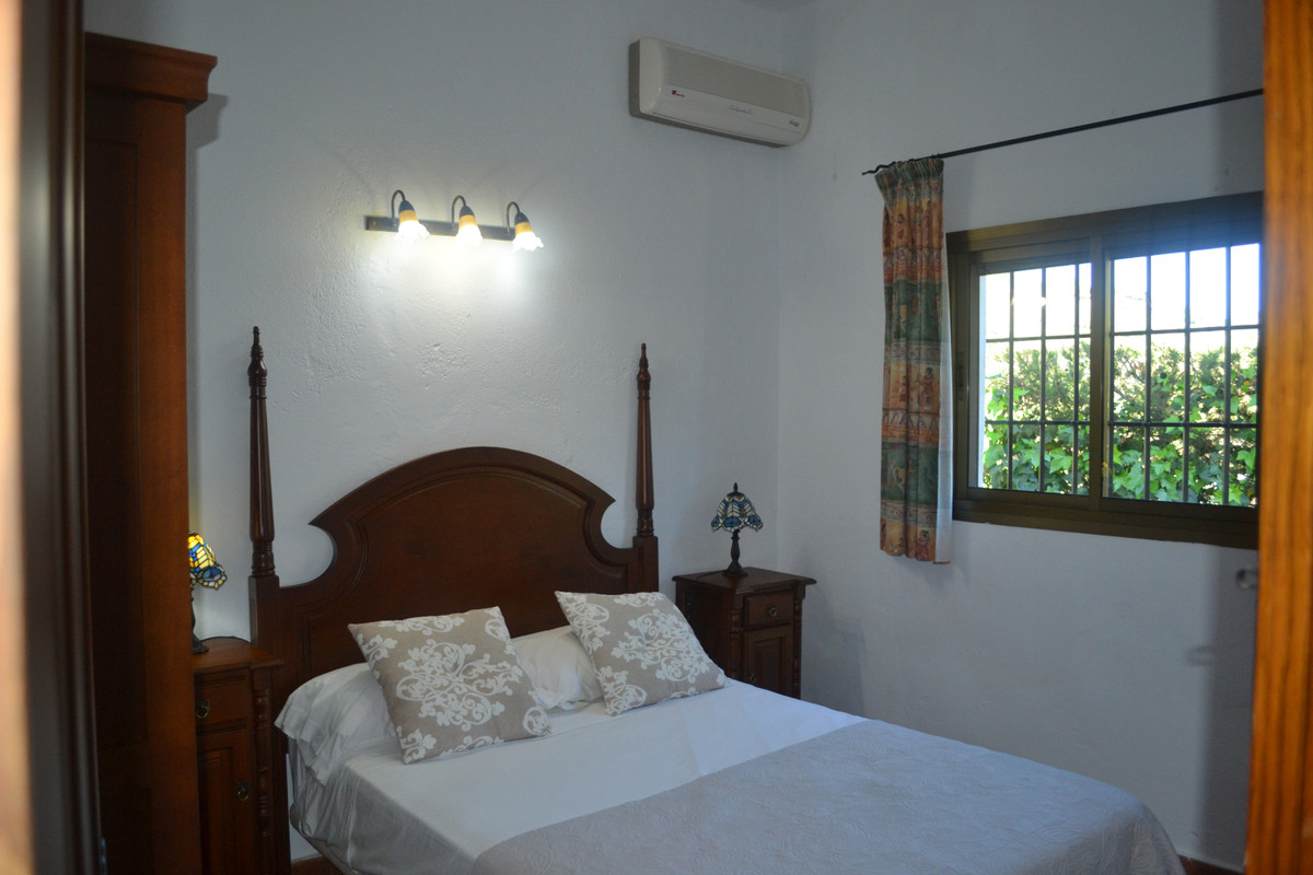 5 Bed Townhouse for sale in Coín Costa Del Sol, Málaga, Spain