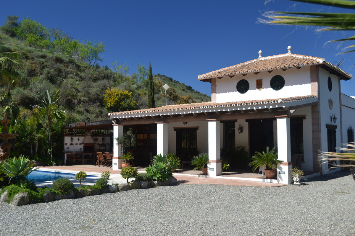 5 Bed Townhouse for sale in Coín Costa Del Sol, Málaga, Spain