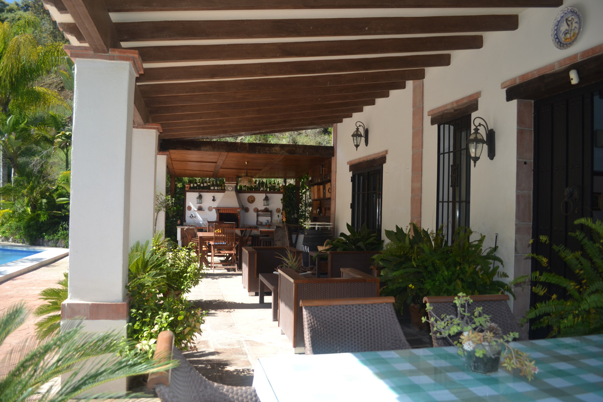 5 Bed Townhouse for sale in Coín Costa Del Sol, Málaga, Spain