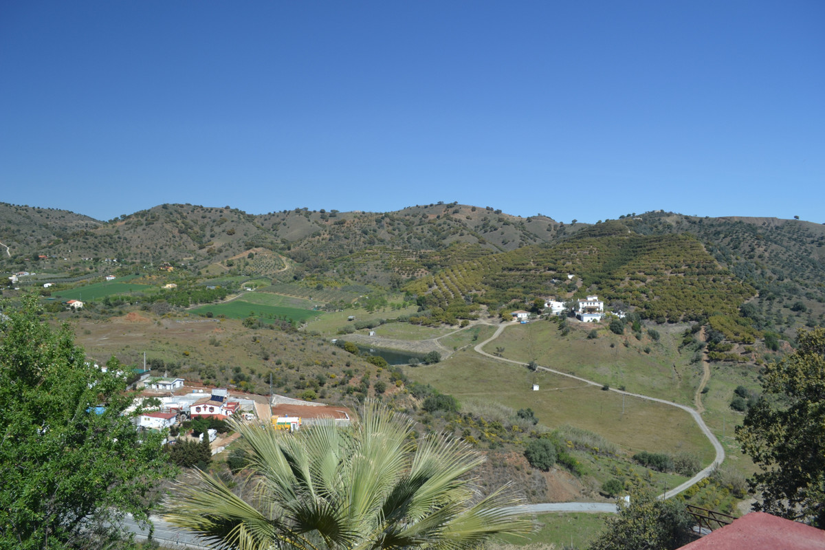 5 Bed Townhouse for sale in Coín Costa Del Sol, Málaga, Spain