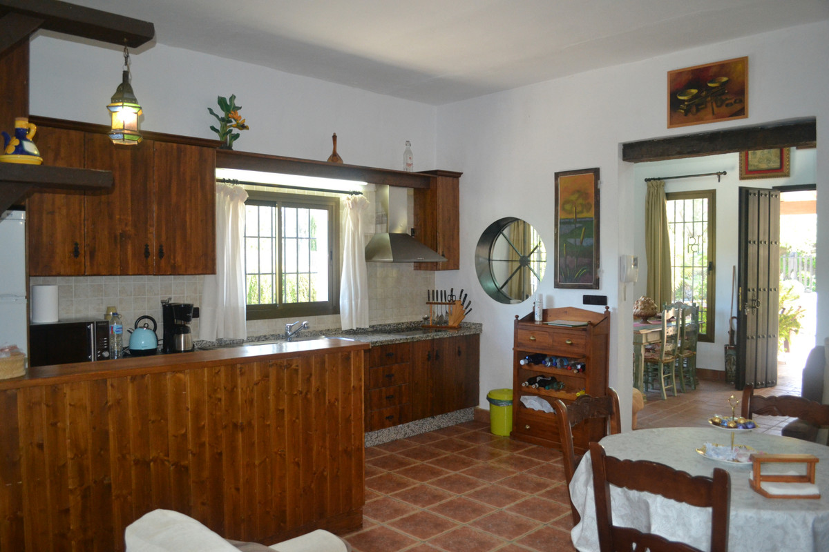 5 Bed Townhouse for sale in Coín Costa Del Sol, Málaga, Spain