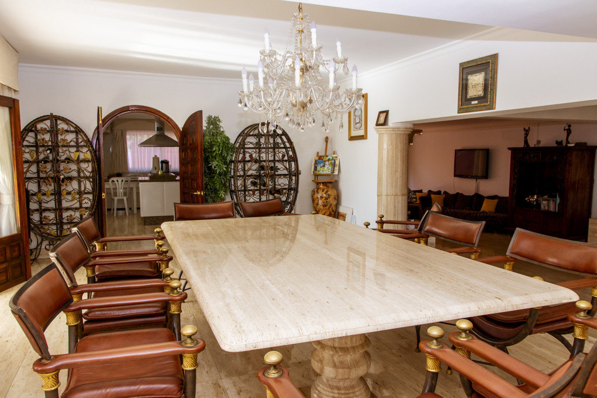 6 Bed Townhouse for sale in Estepona Costa Del Sol, Málaga, Spain