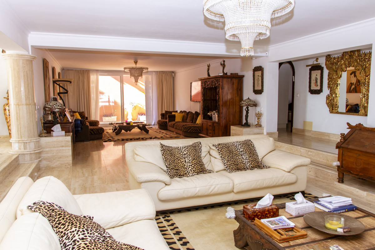 6 Bed Townhouse for sale in Estepona Costa Del Sol, Málaga, Spain