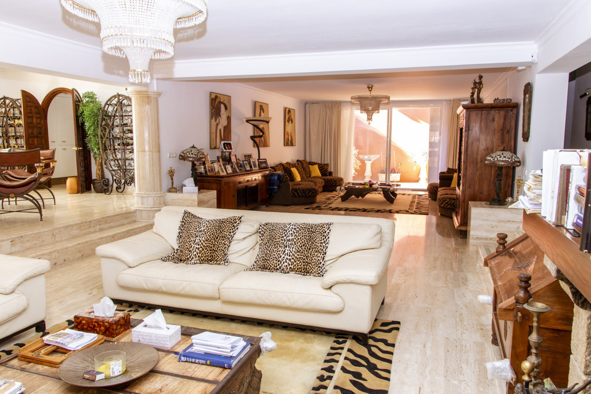 6 Bed Townhouse for sale in Estepona Costa Del Sol, Málaga, Spain