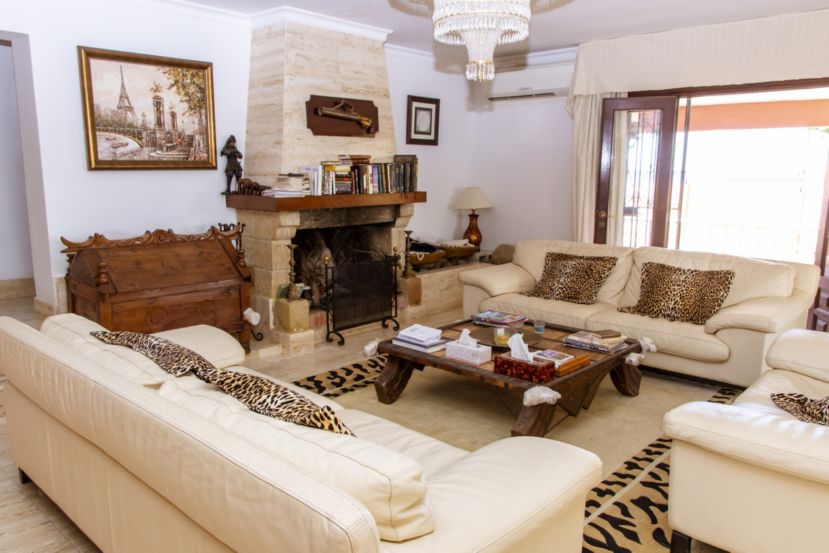 6 Bed Townhouse for sale in Estepona Costa Del Sol, Málaga, Spain