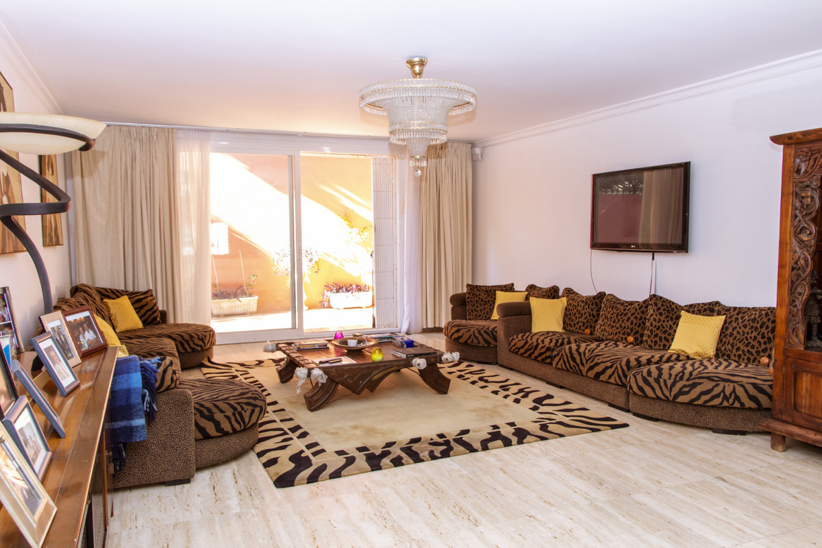 6 Bed Townhouse for sale in Estepona Costa Del Sol, Málaga, Spain