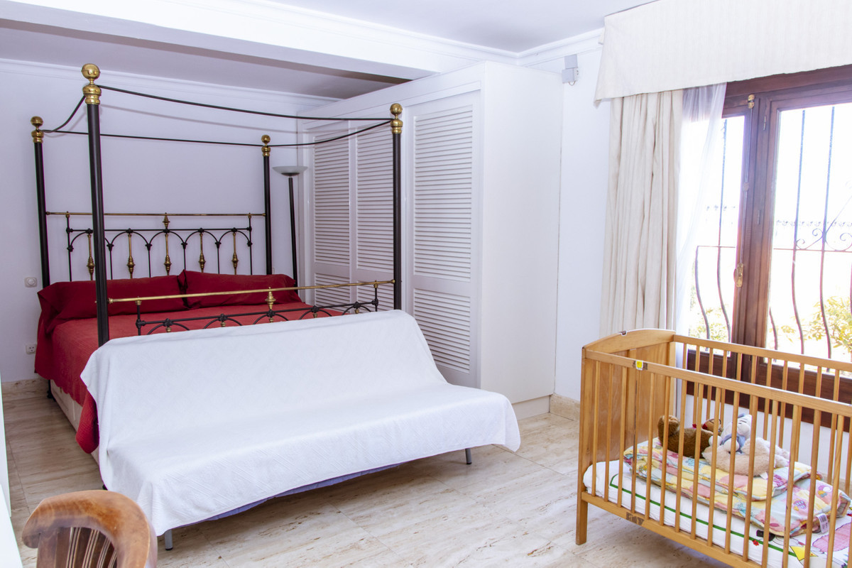 6 Bed Townhouse for sale in Estepona Costa Del Sol, Málaga, Spain