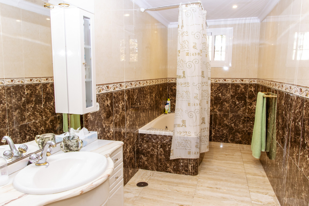6 Bed Townhouse for sale in Estepona Costa Del Sol, Málaga, Spain