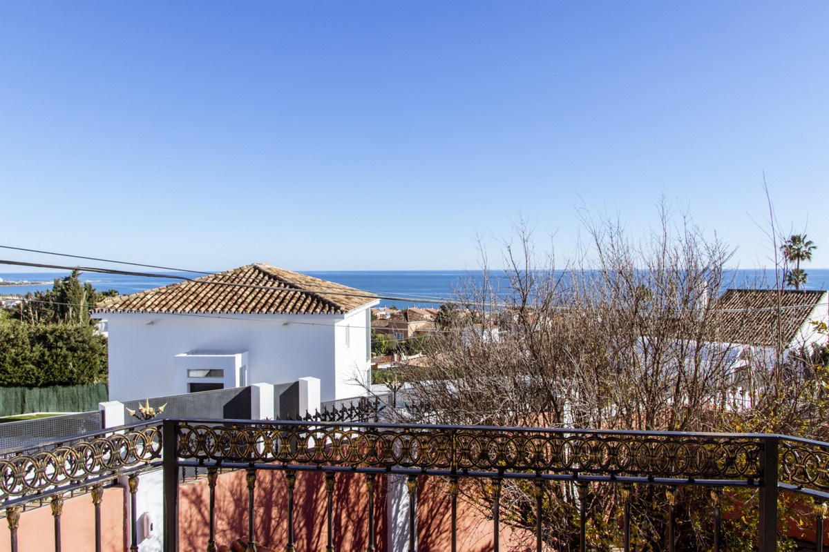 6 Bed Townhouse for sale in Estepona Costa Del Sol, Málaga, Spain