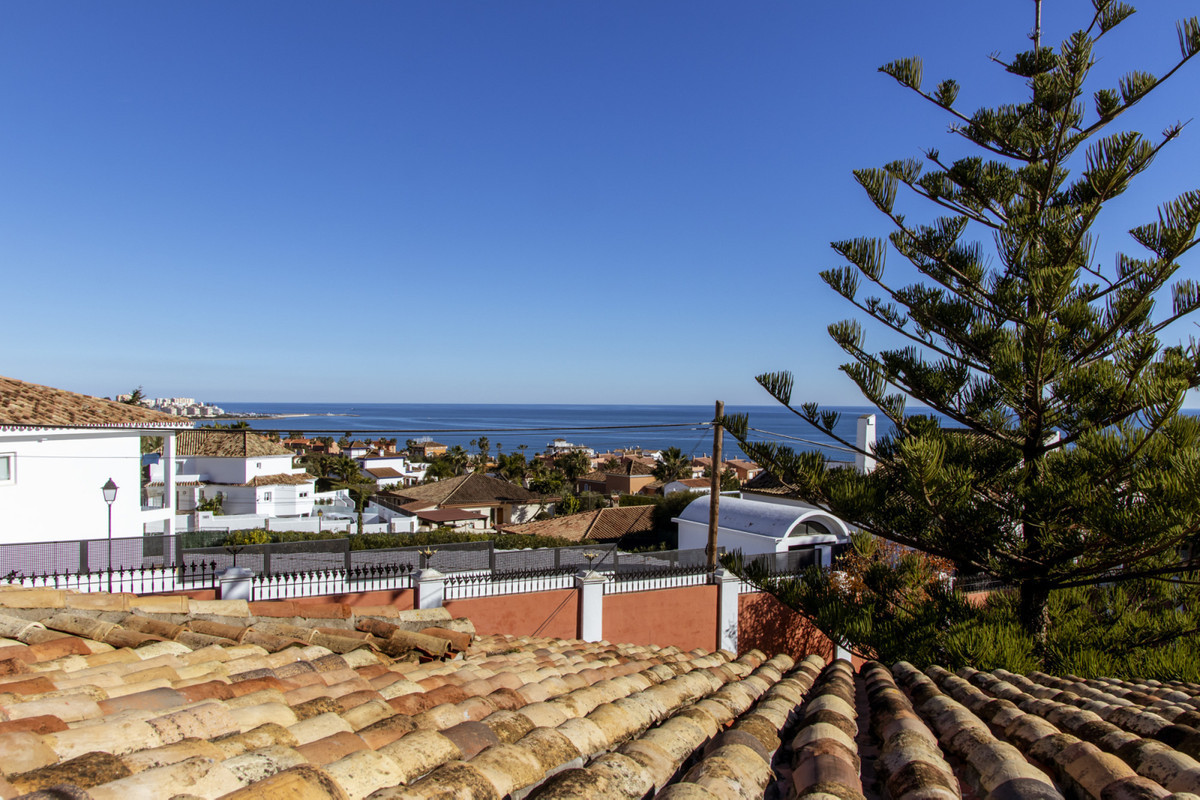 6 Bed Townhouse for sale in Estepona Costa Del Sol, Málaga, Spain