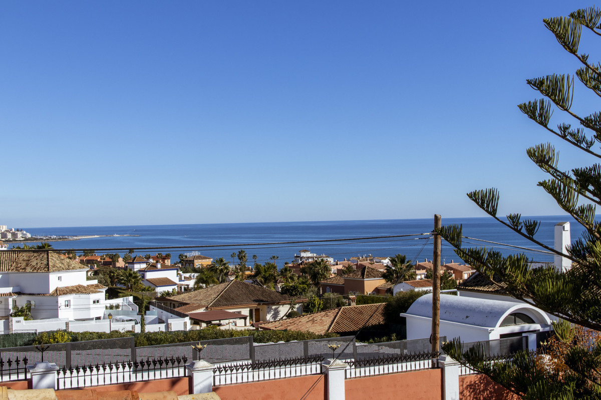 6 Bed Townhouse for sale in Estepona Costa Del Sol, Málaga, Spain