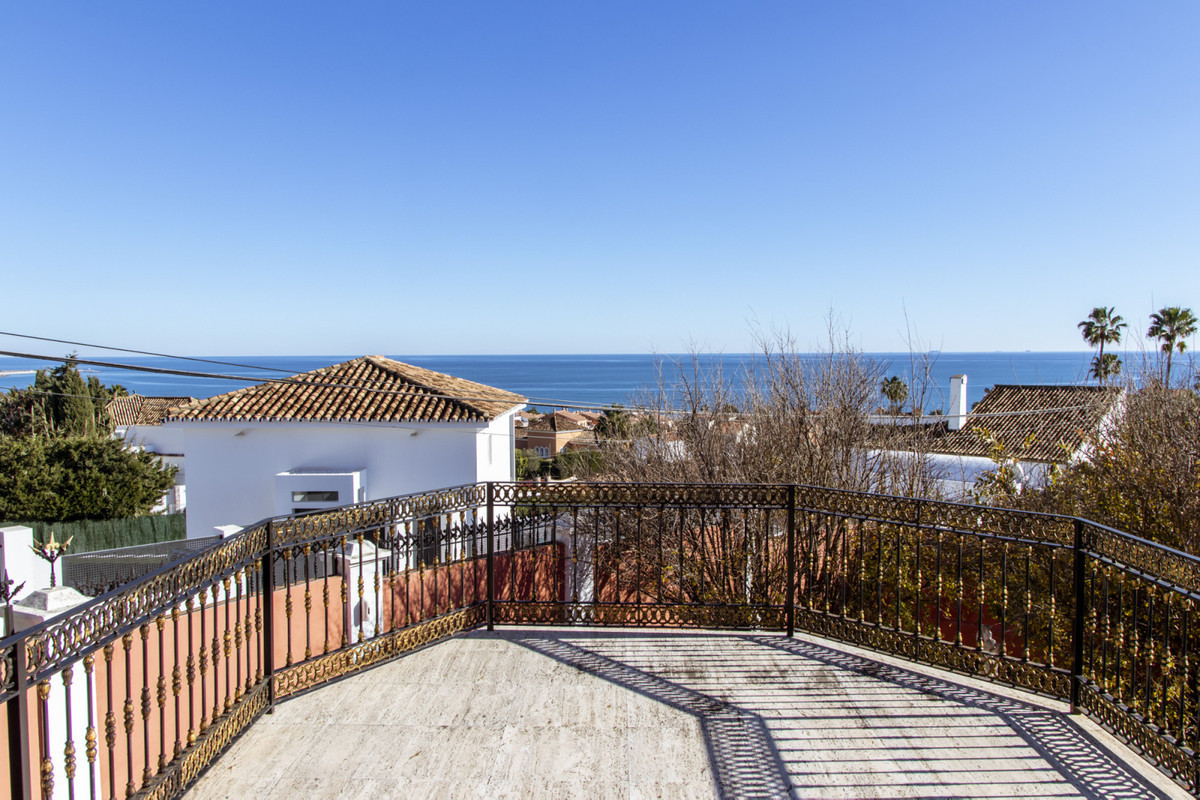 6 Bed Townhouse for sale in Estepona Costa Del Sol, Málaga, Spain