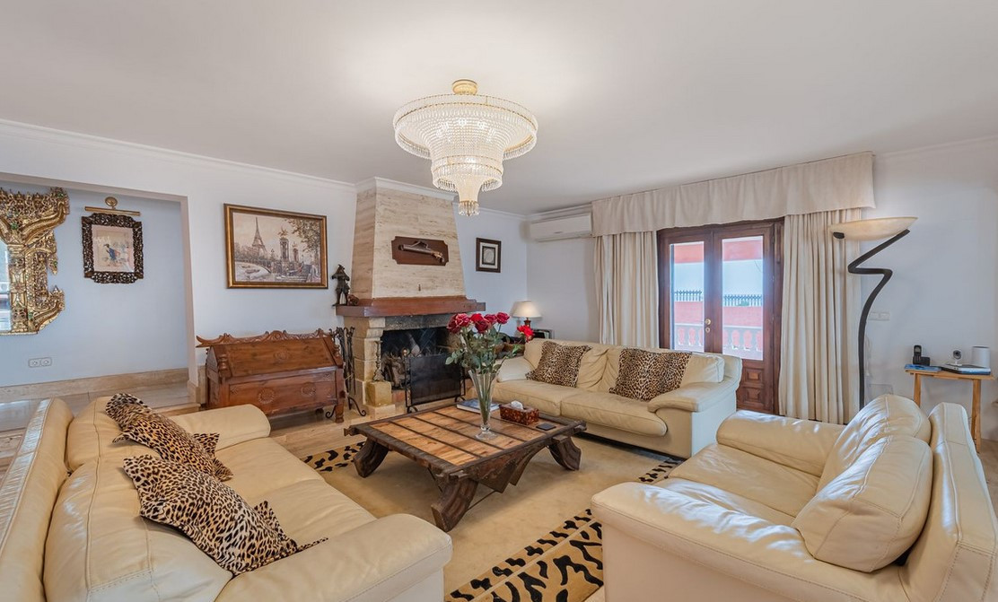 6 Bed Townhouse for sale in Estepona Costa Del Sol, Málaga, Spain