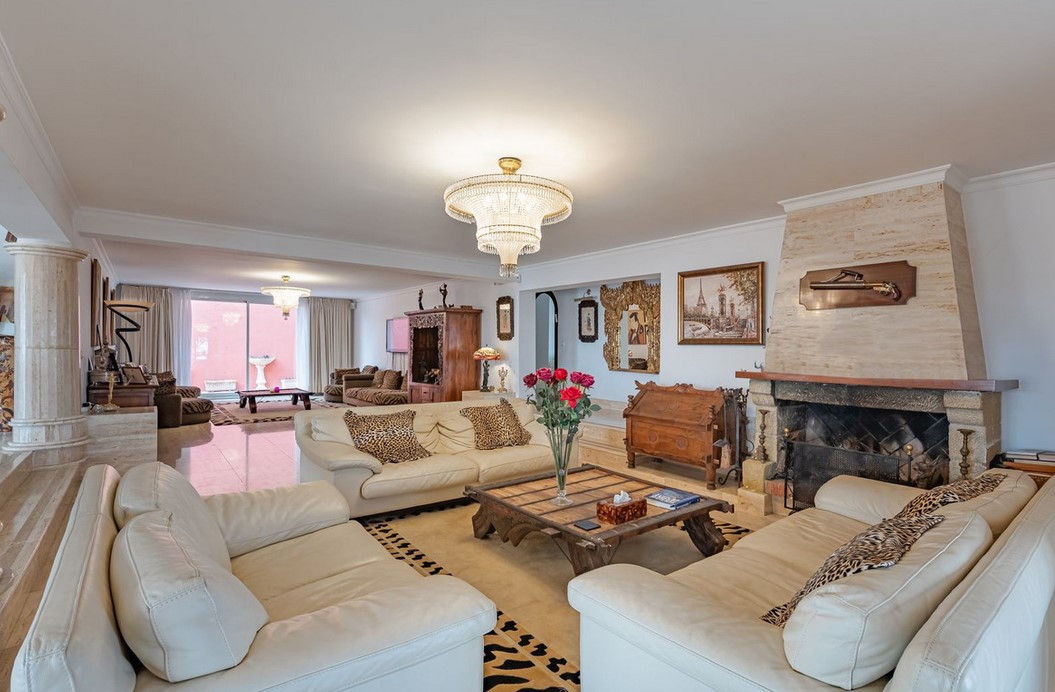 6 Bed Townhouse for sale in Estepona Costa Del Sol, Málaga, Spain
