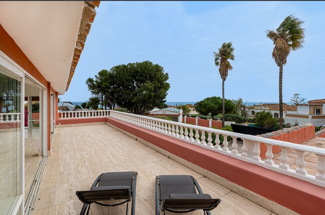 6 Bed Townhouse for sale in Estepona Costa Del Sol, Málaga, Spain