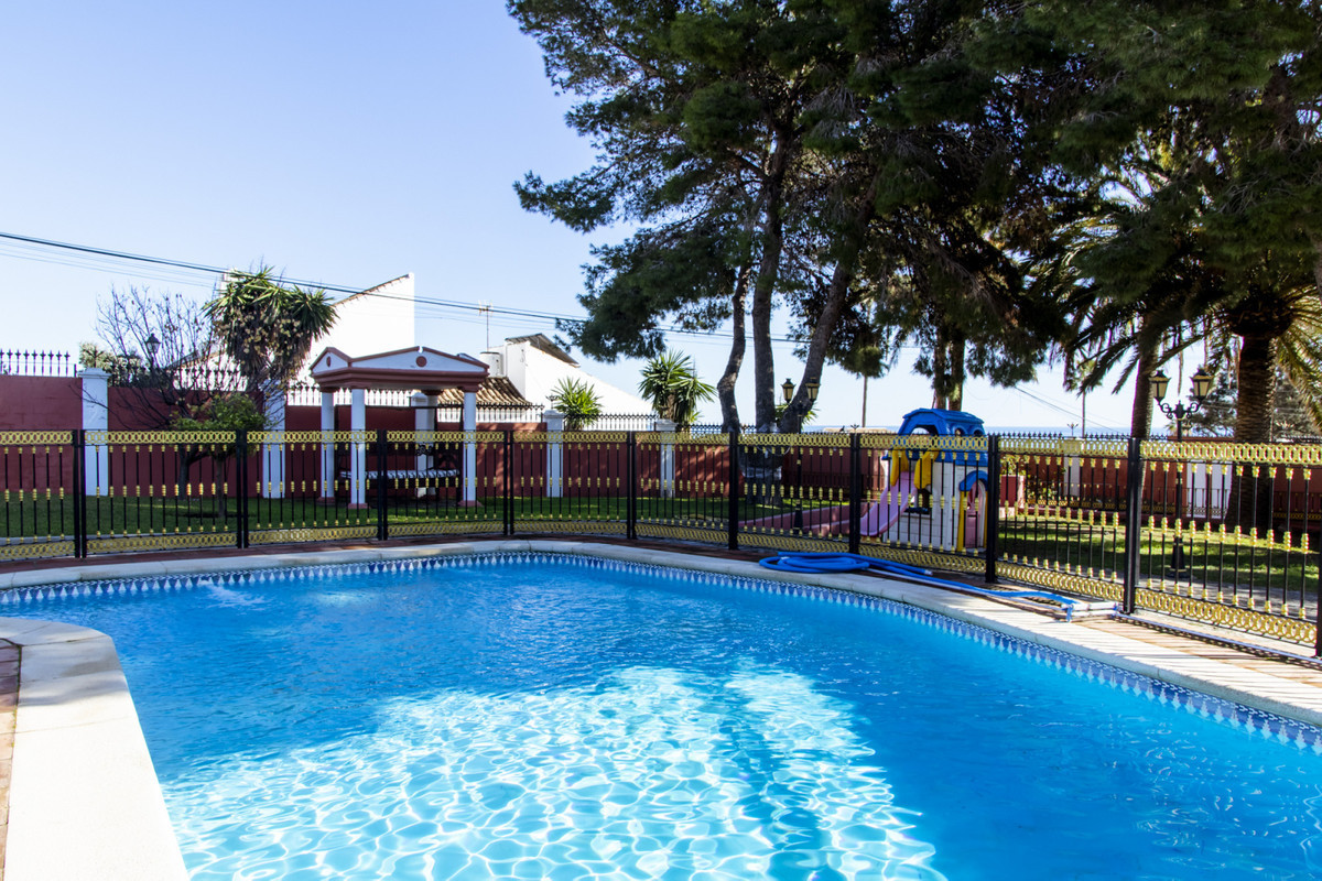 6 Bed Townhouse for sale in Estepona Costa Del Sol, Málaga, Spain