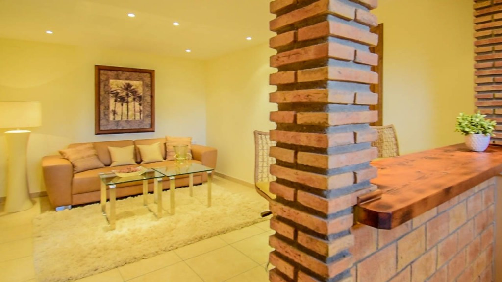8 Bed Townhouse for sale in Coín Costa Del Sol, Málaga, Spain