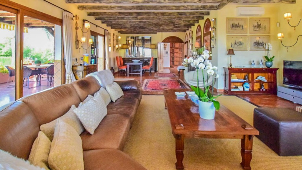 8 Bed Townhouse for sale in Coín Costa Del Sol, Málaga, Spain
