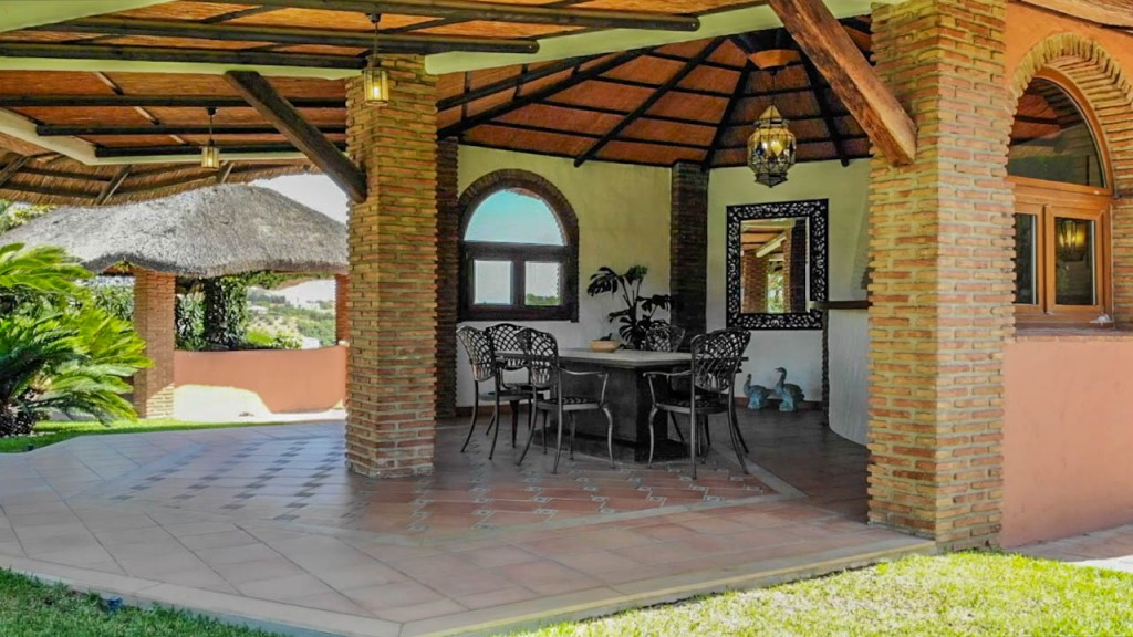 8 Bed Townhouse for sale in Coín Costa Del Sol, Málaga, Spain