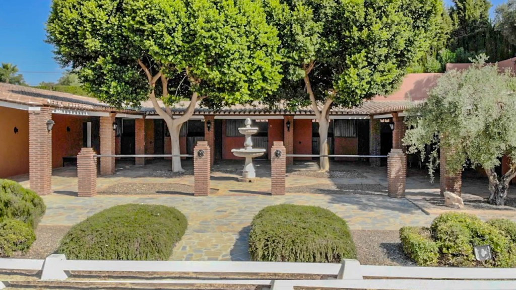 8 Bed Townhouse for sale in Coín Costa Del Sol, Málaga, Spain