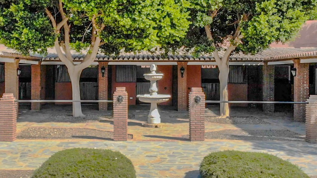 8 Bed Townhouse for sale in Coín Costa Del Sol, Málaga, Spain
