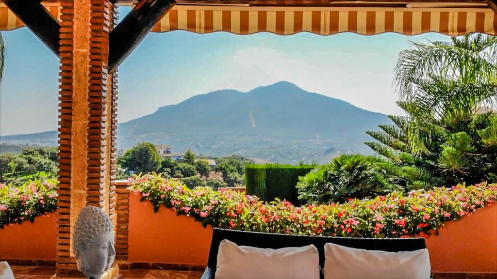 8 Bed Townhouse for sale in Coín Costa Del Sol, Málaga, Spain
