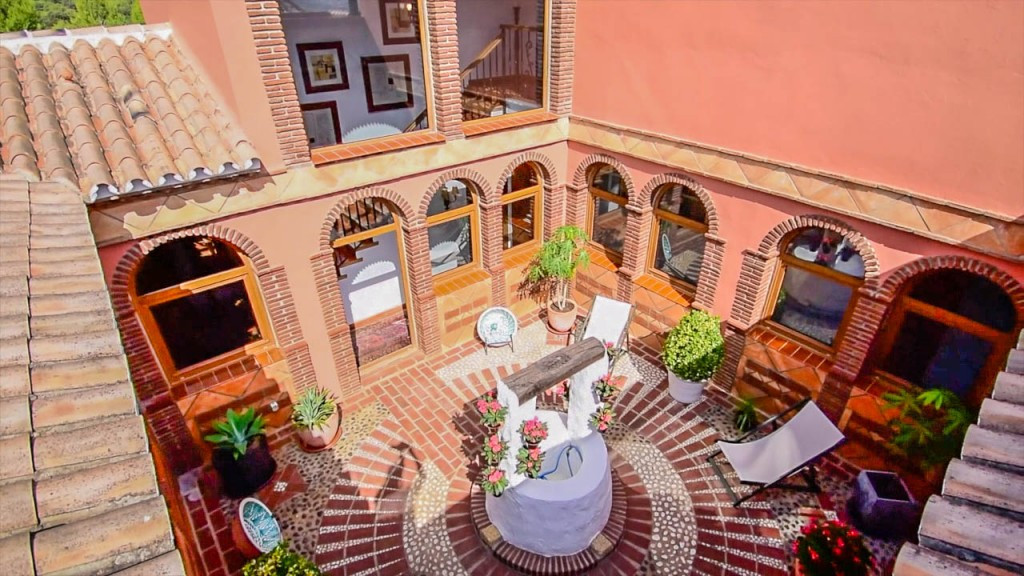 8 Bed Townhouse for sale in Coín Costa Del Sol, Málaga, Spain
