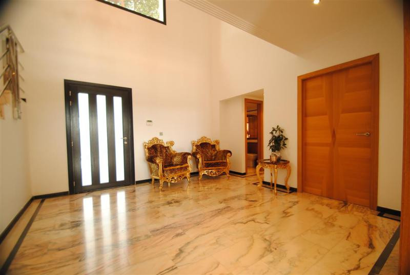 8 Bed Townhouse for sale in Cabopino Costa Del Sol, Málaga, Spain