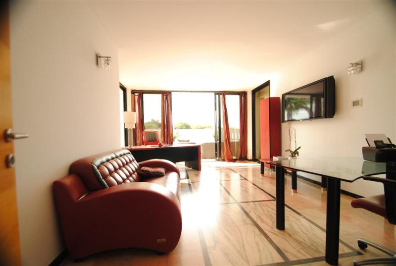 8 Bed Townhouse for sale in Cabopino Costa Del Sol, Málaga, Spain