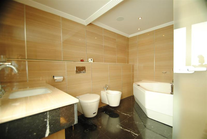 8 Bed Townhouse for sale in Cabopino Costa Del Sol, Málaga, Spain
